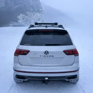 Taxi équipé pour circuler en hiver à Saint-Jean-de-Maurienne